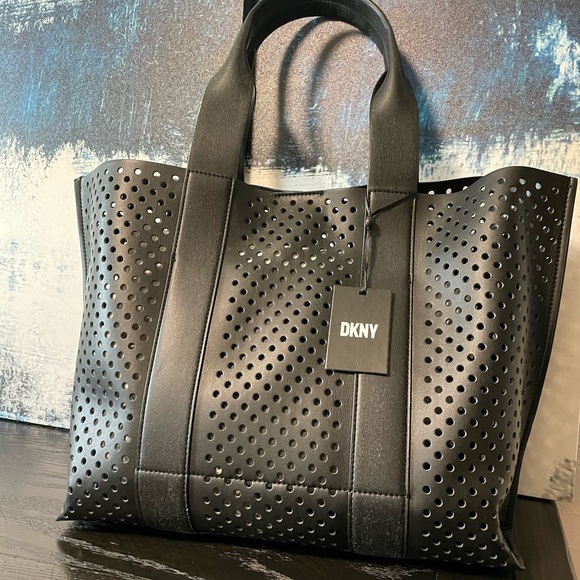Dkny Bags Dkny The Dakota Medium Vegan Leather Tote Poshmark